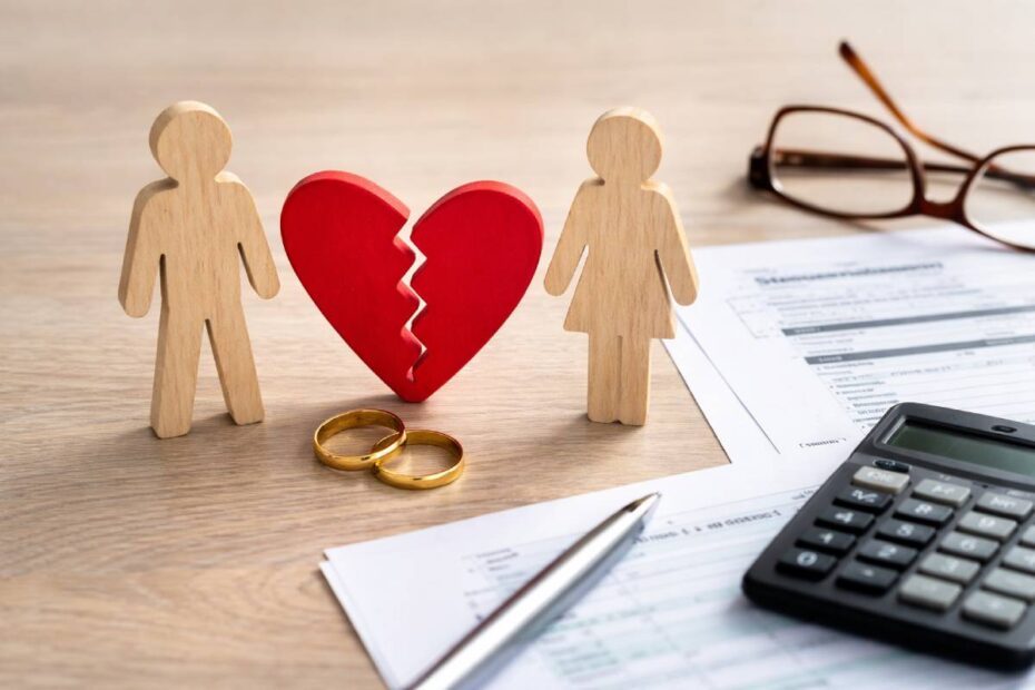 Symbolbild: Trennung eines Ehepaars und steuerliche Unterlagen